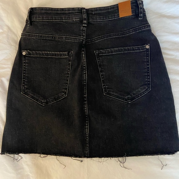 Zara Denim Skirt - Picture 2 of 2